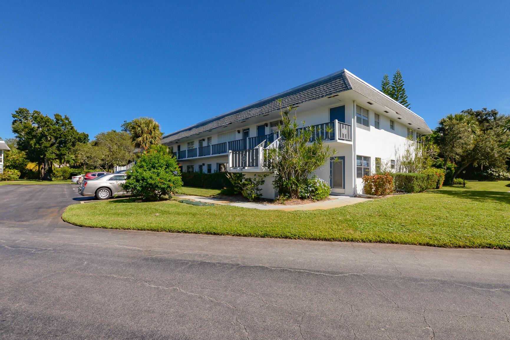 CEDAR POINTE CONDO VILLAGE 8 - Residential