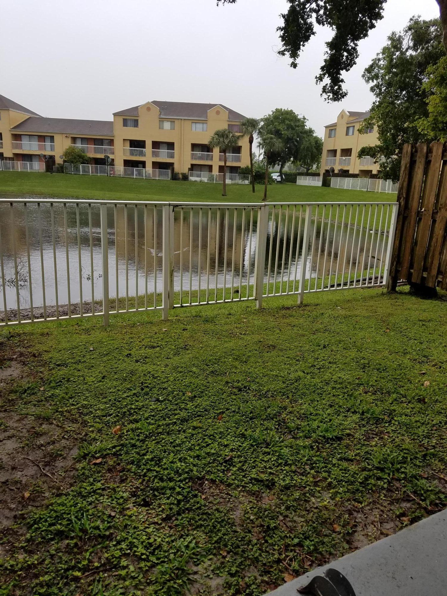 RESORT STYLE COMPLEX , VERY CLOSE TO THE HIGHWAYS AND COMMERCIAL AREA. VERY WELL KEPT AND QUIT NEIGHBORHOOD.THIS BEAUTIFUL 1 BEDROOM , 1 BATHROOM APARTMENT HAS A PRIVATE BACKYARD FACING A BEAUTIFUL BREATHTAKING LAKE VIEW. THE UNIT HAS WASHER AND DRYER.