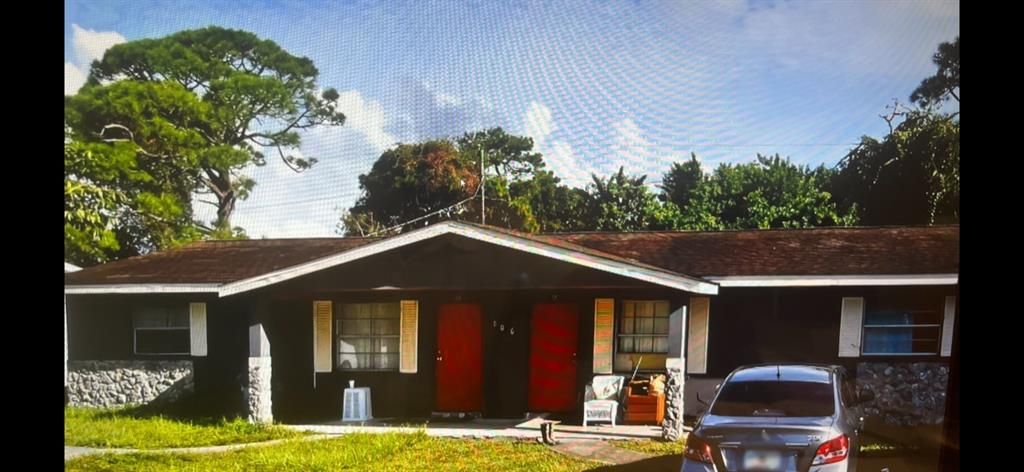 Photo of 806 N Lake Drive, Fort Pierce, FL 34982 (MLS # F10380414)