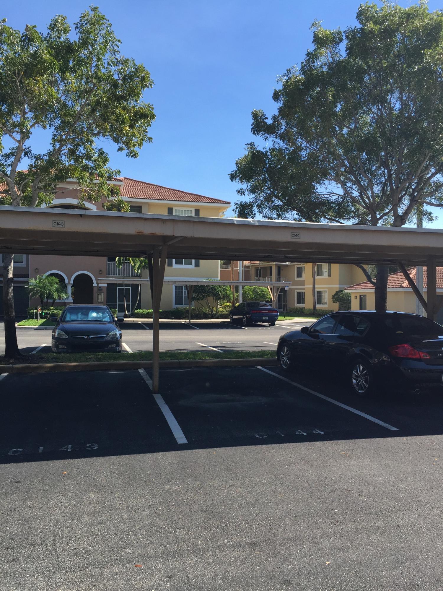 VILLAS AT EMERALD DUNES CONDO - Residential Lease