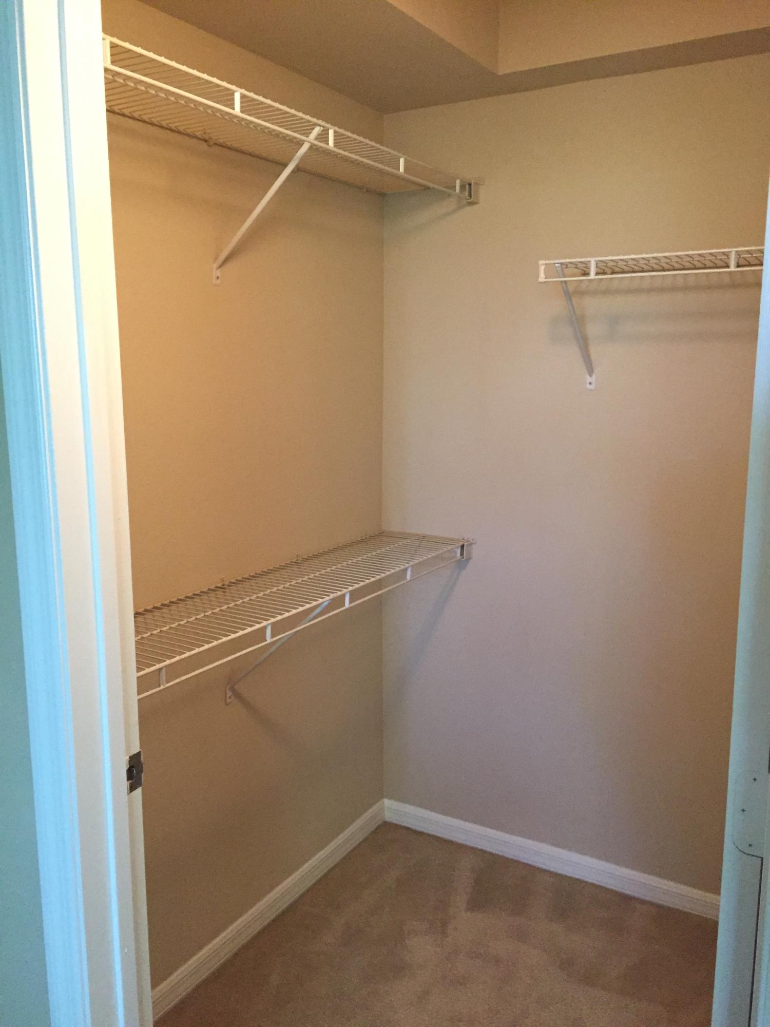 VILLAS AT EMERALD DUNES CONDO - Residential Lease