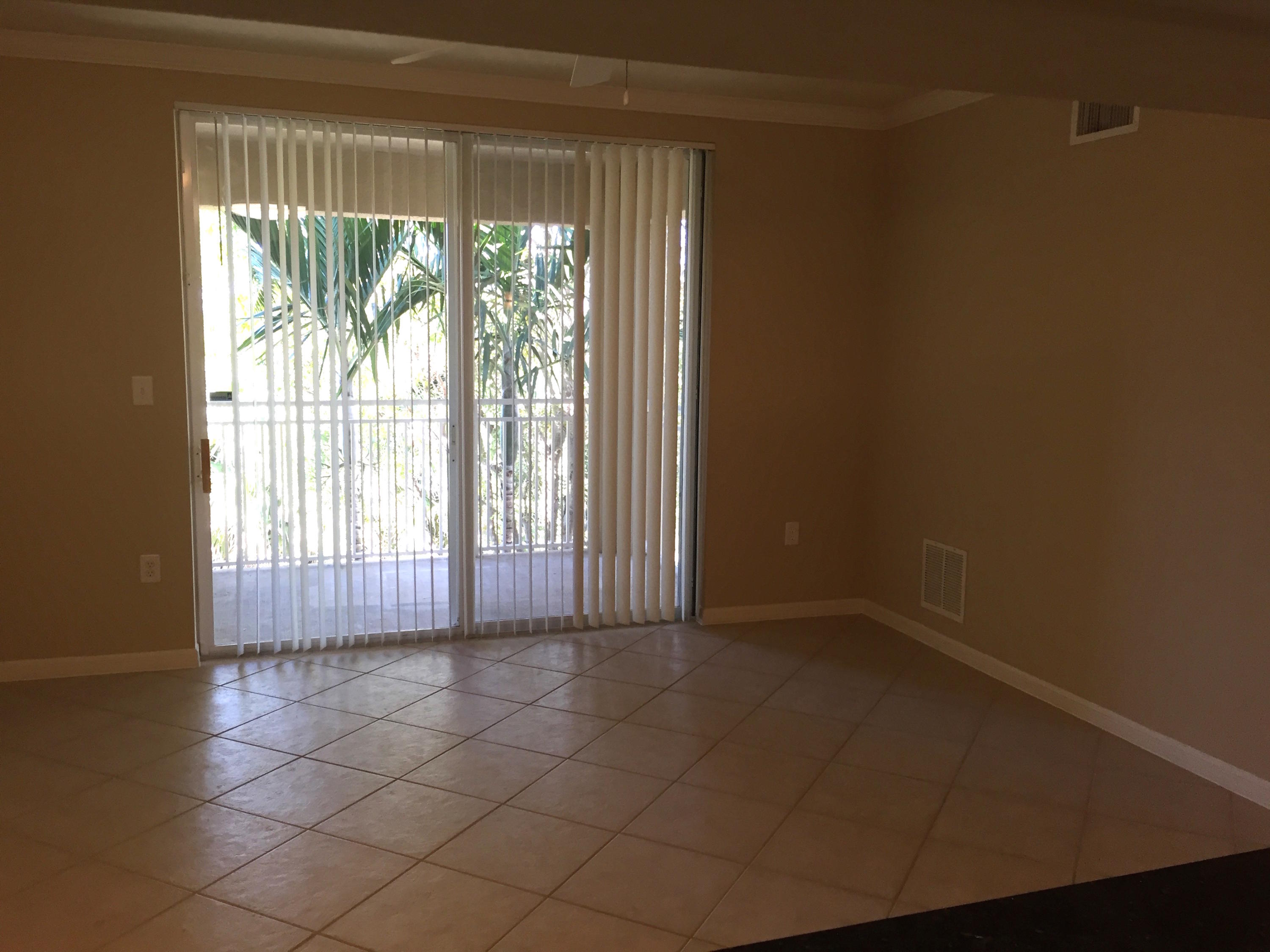 VILLAS AT EMERALD DUNES CONDO - Residential Lease
