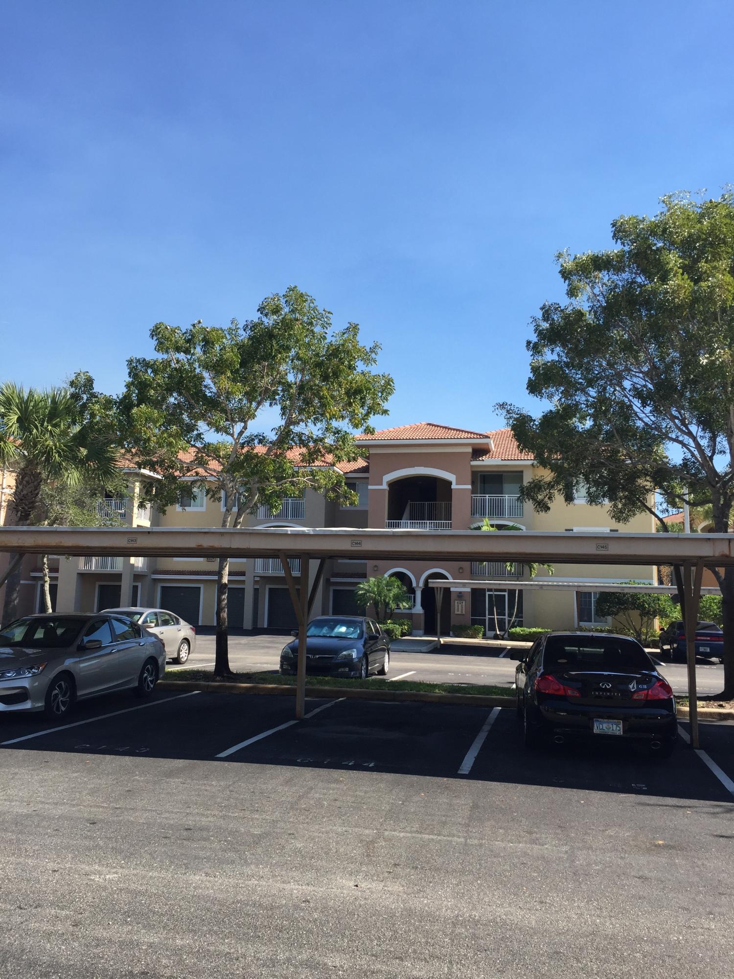 VILLAS AT EMERALD DUNES CONDO - Residential Lease