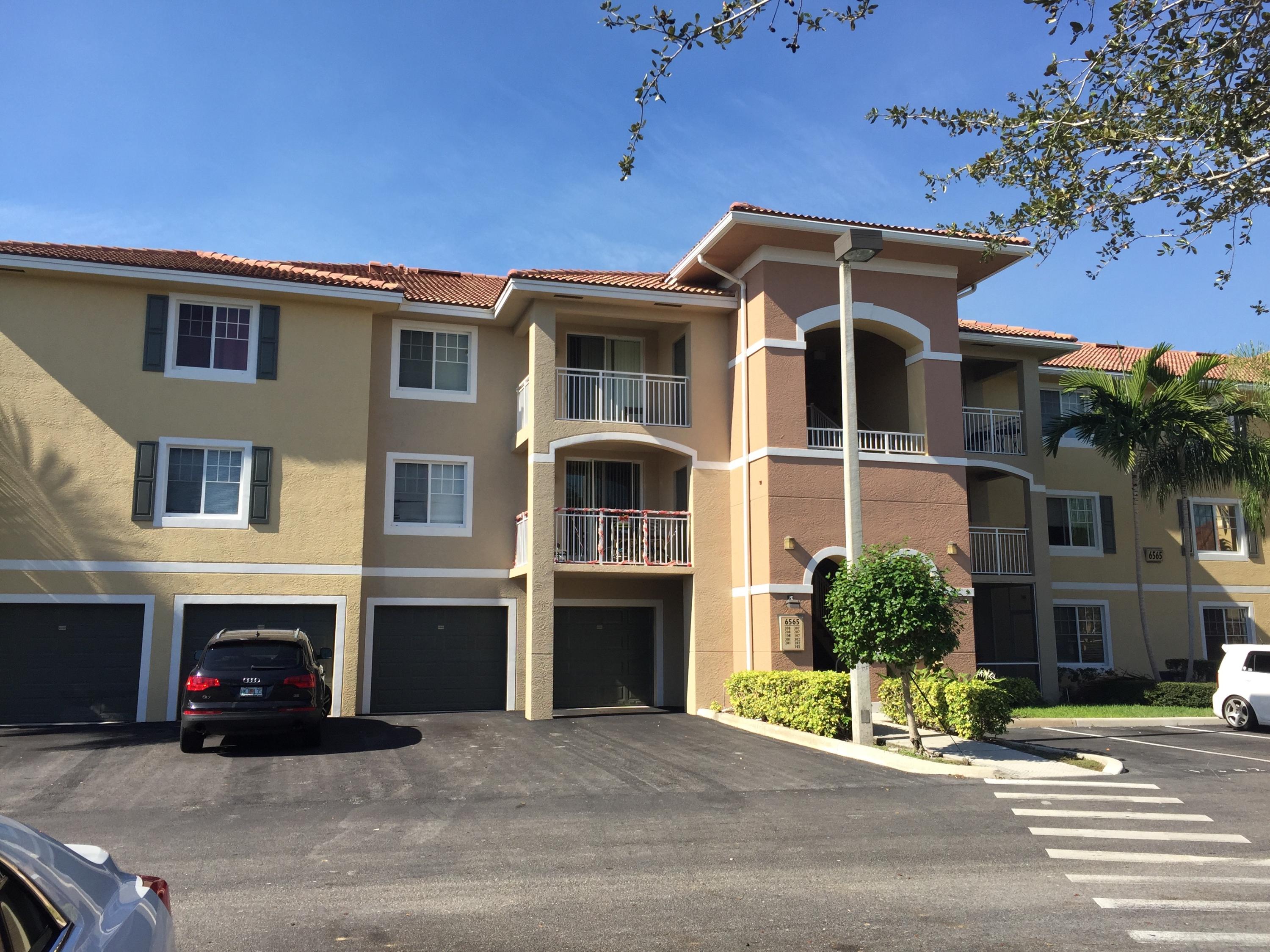 VILLAS AT EMERALD DUNES CONDO - Residential Lease