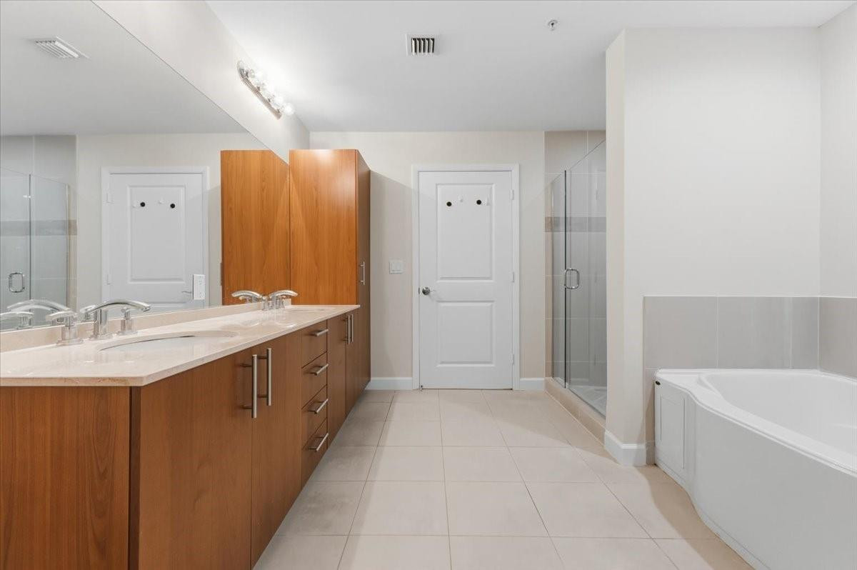 OCEAN MARINE YACHT CLUB - Residential