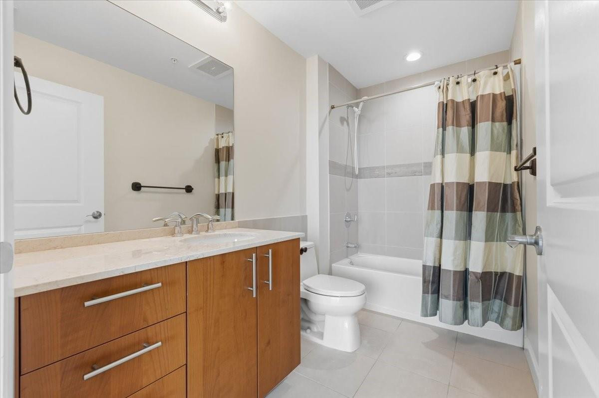 OCEAN MARINE YACHT CLUB - Residential