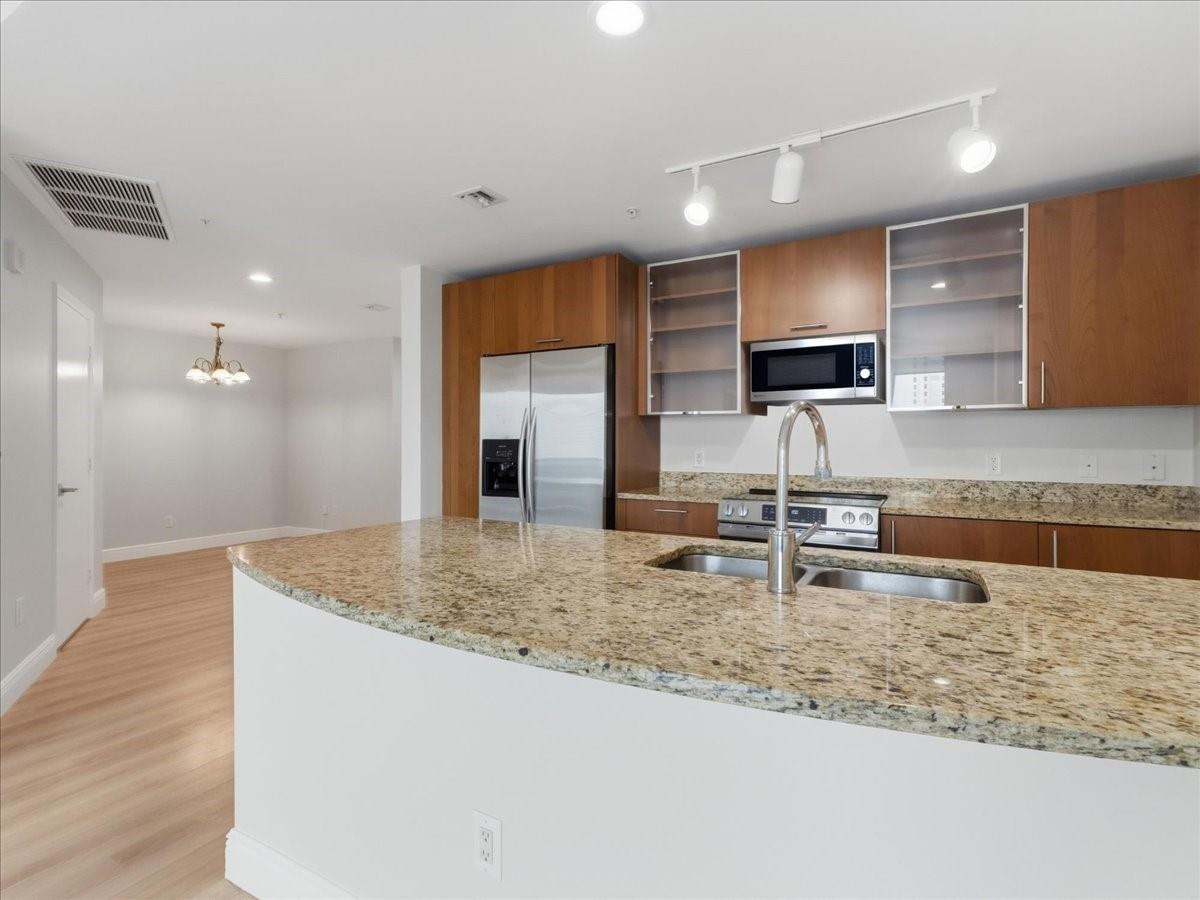 OCEAN MARINE YACHT CLUB - Residential