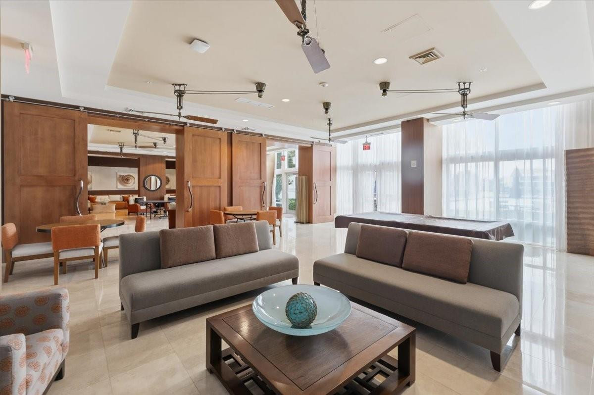 OCEAN MARINE YACHT CLUB - Residential