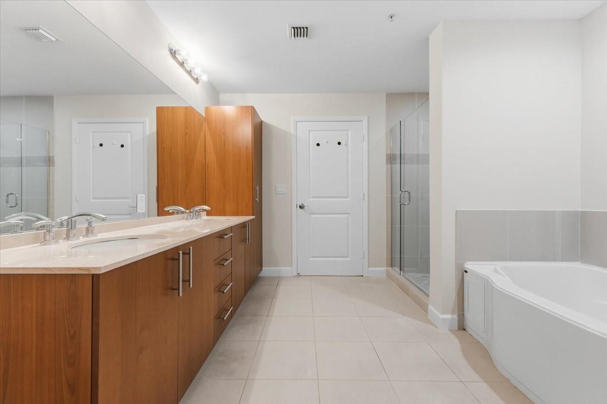 OCEAN MARINE YACHT CLUB - Residential