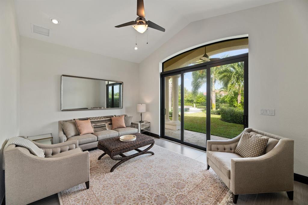 PADDOCK PARK 2 OF WELLING - Residential