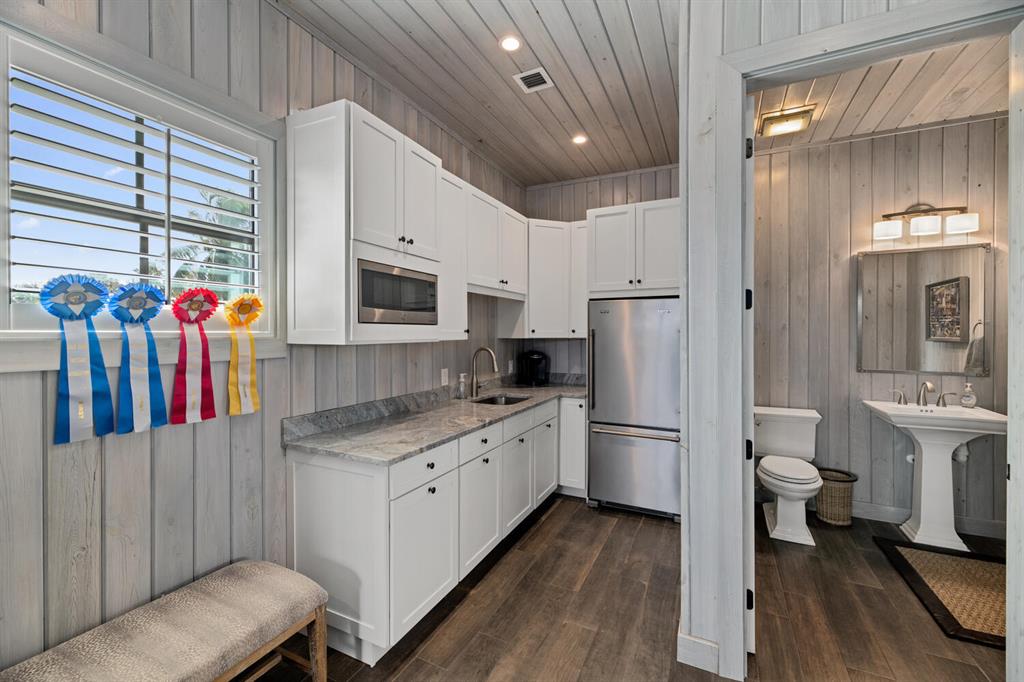 PADDOCK PARK 2 OF WELLING - Residential