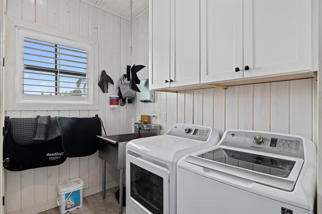 PADDOCK PARK 2 OF WELLING - Residential