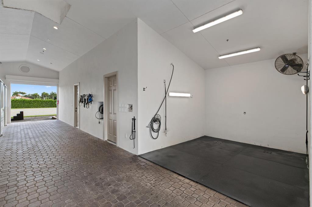 PADDOCK PARK 2 OF WELLING - Residential