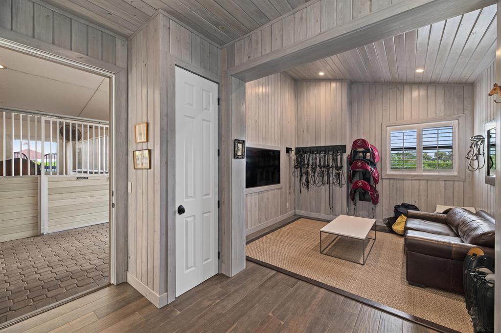 PADDOCK PARK 2 OF WELLING - Residential