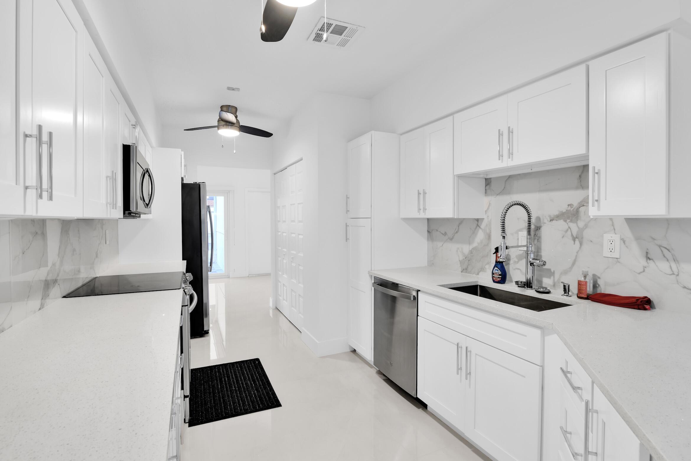 BOCA AZUL PH 2 - Residential Lease