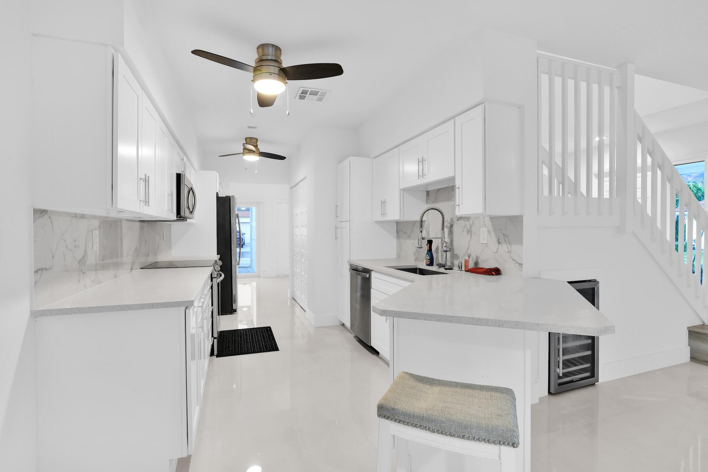 BOCA AZUL PH 2 - Residential Lease