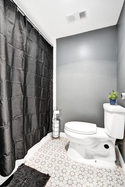 OCEAN TRAIL CONDO III - Residential Lease