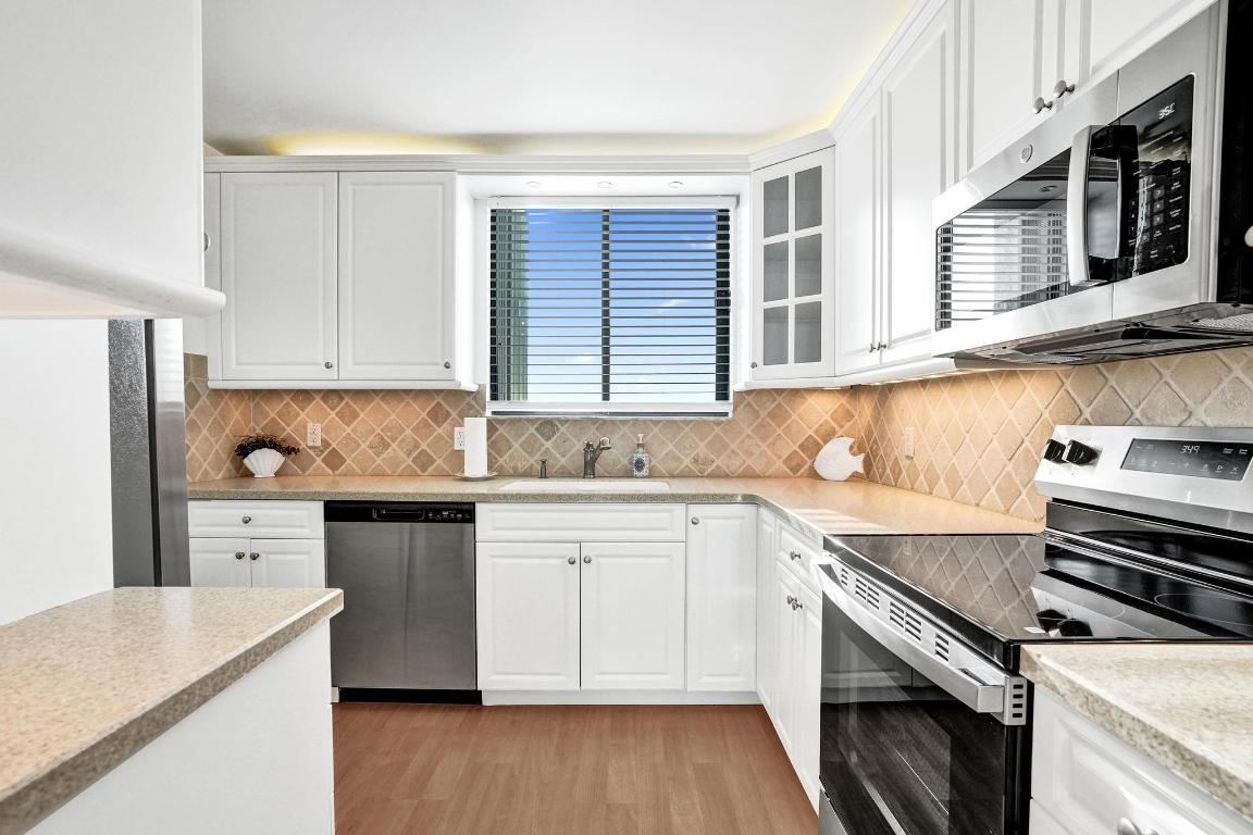 OCEAN TRAIL CONDO III - Residential Lease