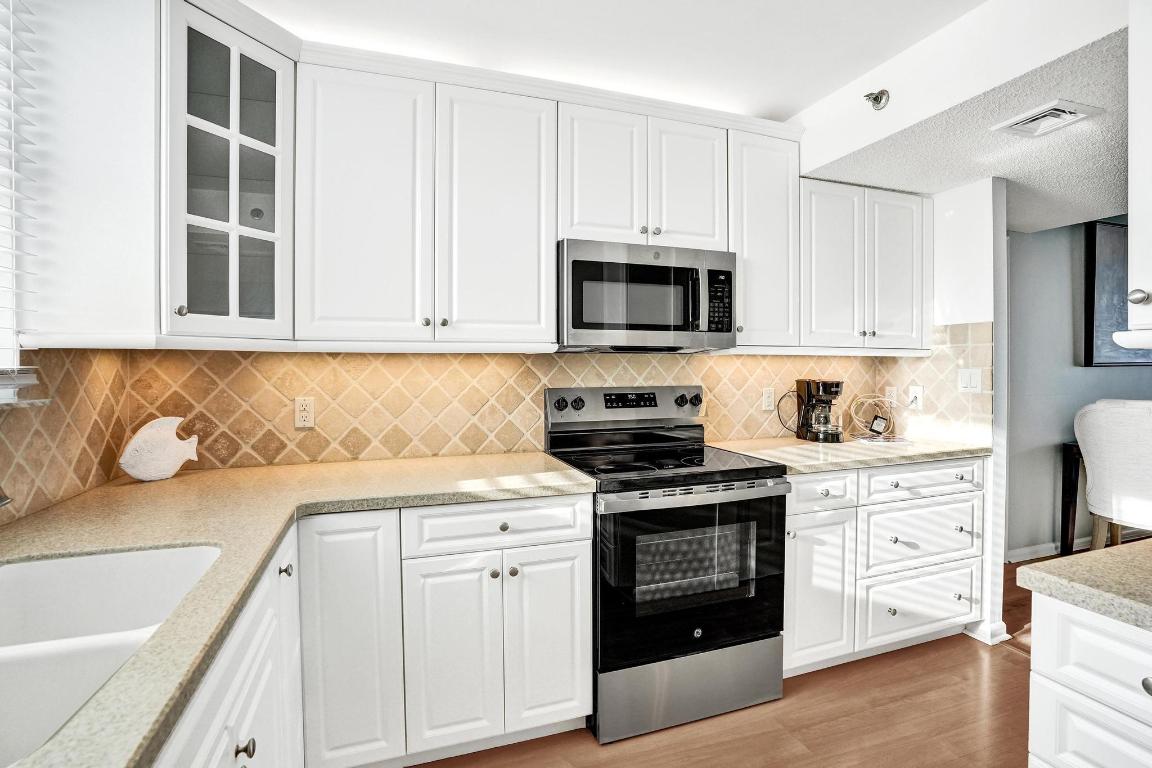 OCEAN TRAIL CONDO III - Residential Lease