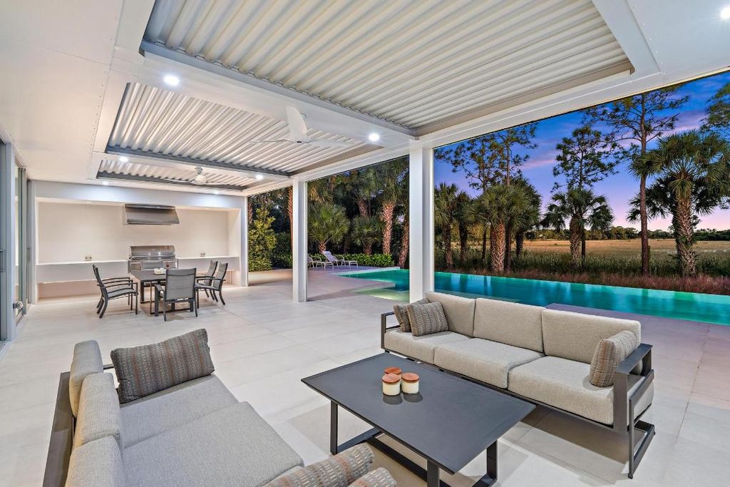 Photo of 13421 Sabal Chase, Palm Beach Gardens, FL 33418 (MLS # R11137857)