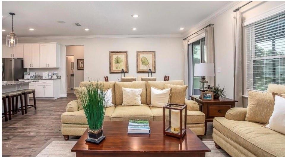 VERO LAKE ESTATES UNIT R - Residential