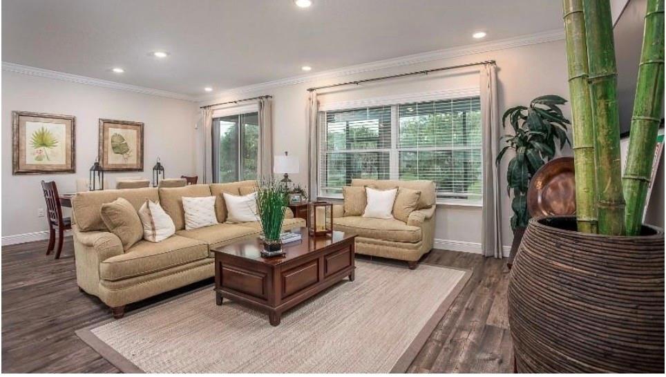 VERO LAKE ESTATES UNIT R - Residential