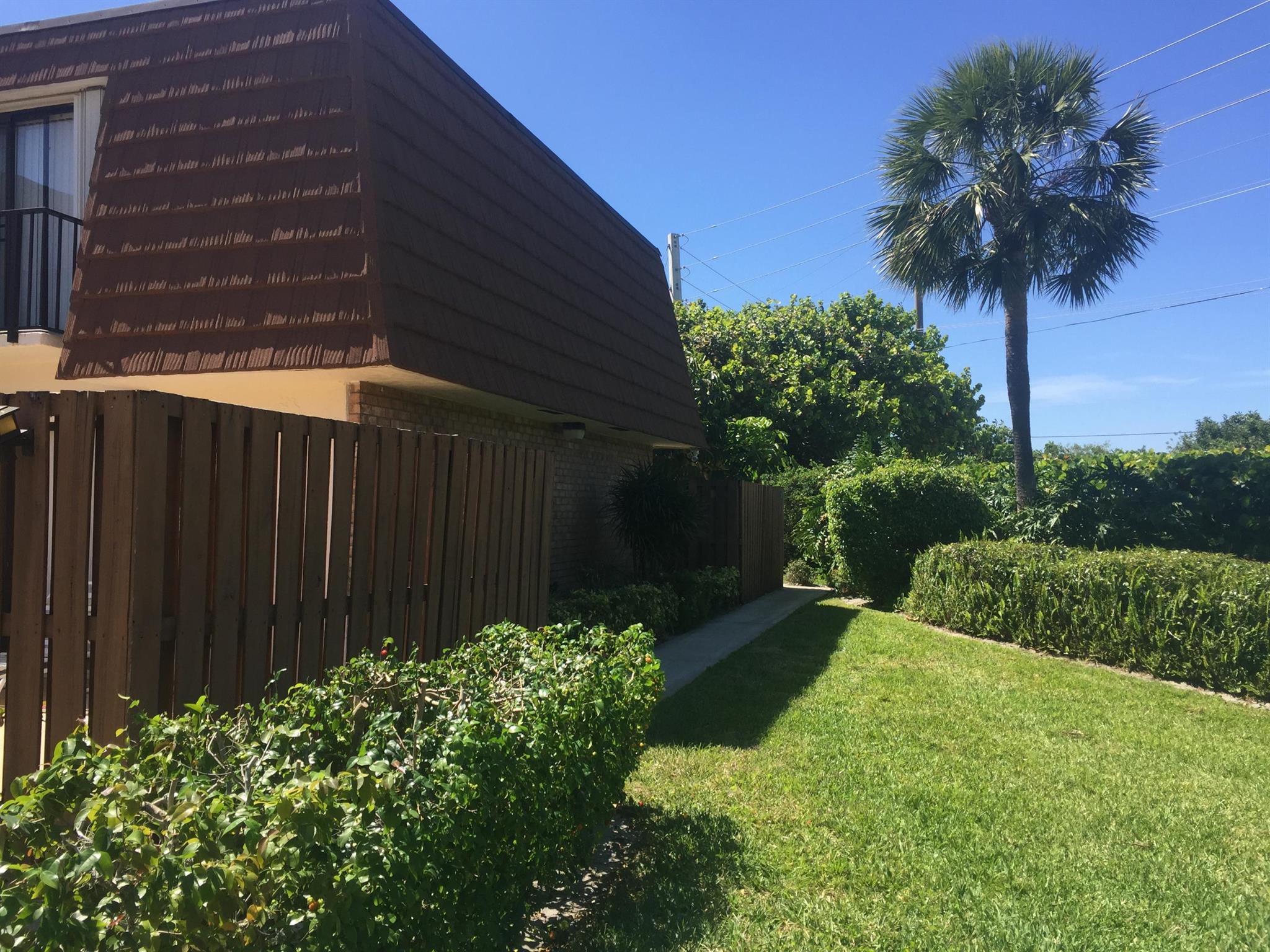 TEQUESTA HILLS CONDO - Residential Lease