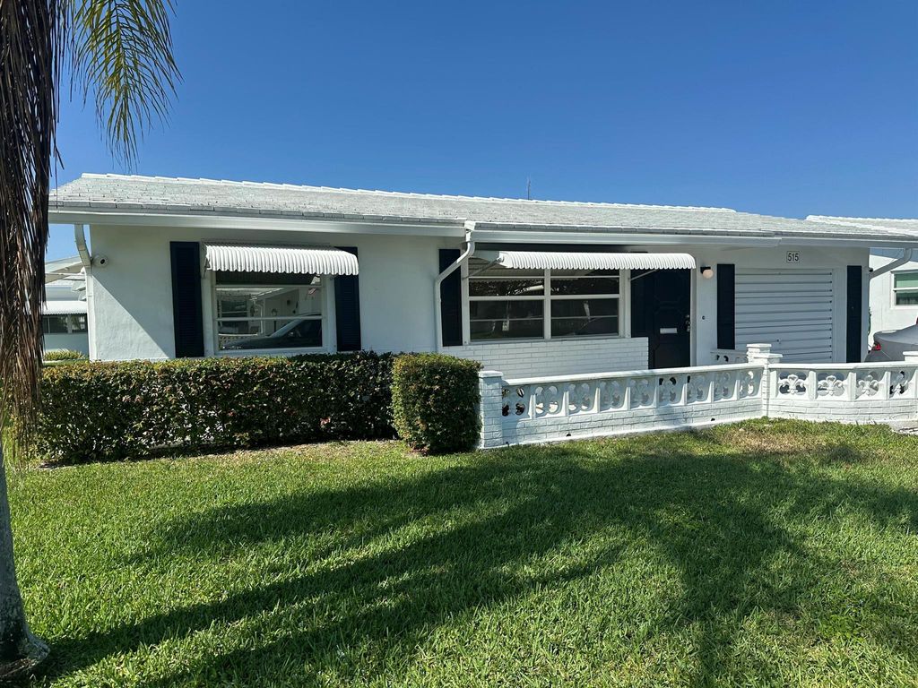 Photo of 515 SW 19th Street, Boynton Beach, FL 33426 (MLS # R11066696)
