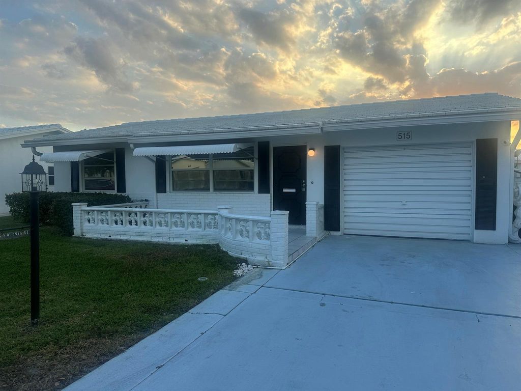 Photo of 515 SW 19th Street, Boynton Beach, FL 33426 (MLS # R11066696)