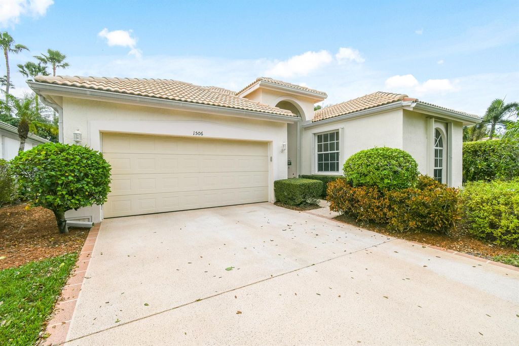 Photo of 1506 SE Holyrood Lane, Port Saint Lucie, FL 34952 (MLS # R10944824)