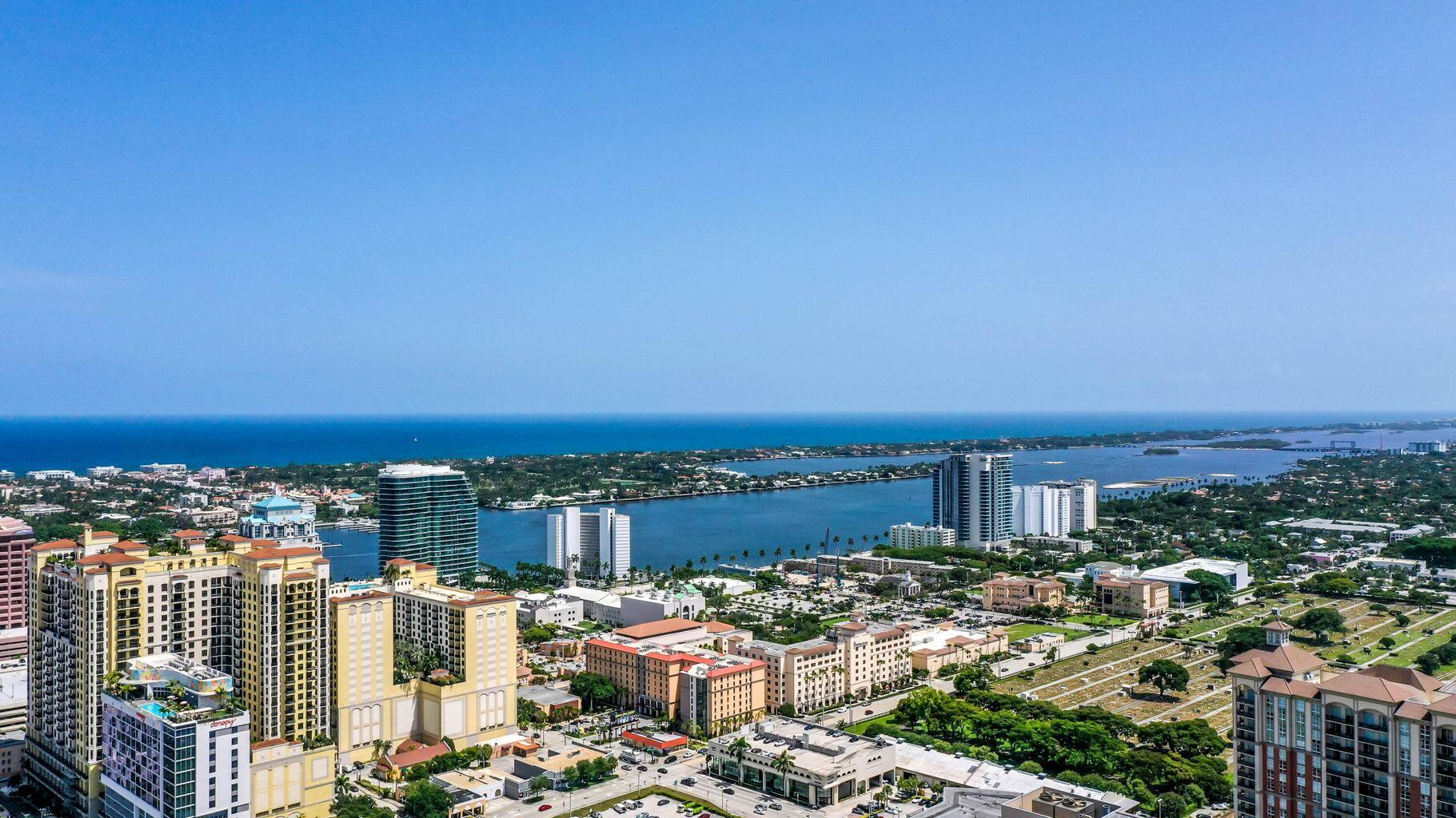 COURTYARDS IN CITYPLACE C - Residential Lease