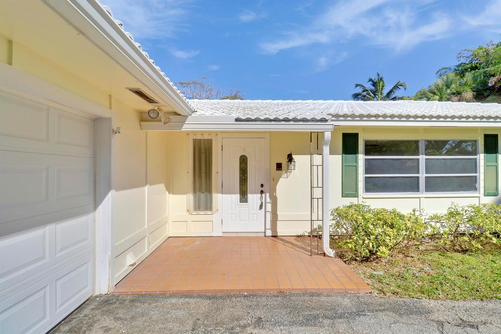 Photo of 19910 N Riverside Drive, Jupiter, FL 33469 (MLS # R11068533)