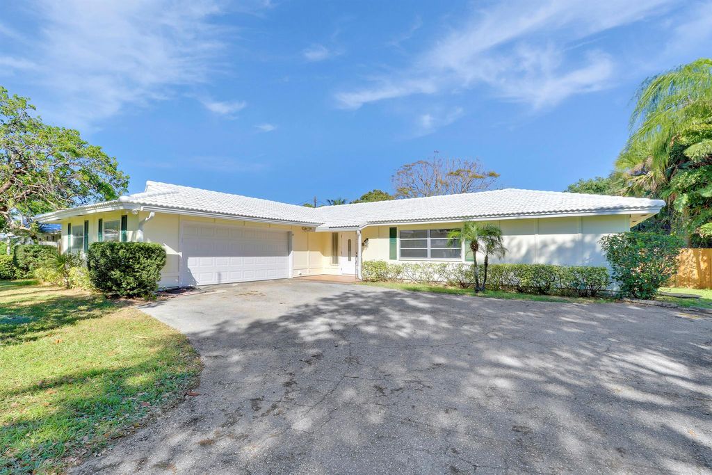 Photo of 19910 N Riverside Drive, Jupiter, FL 33469 (MLS # R11068533)