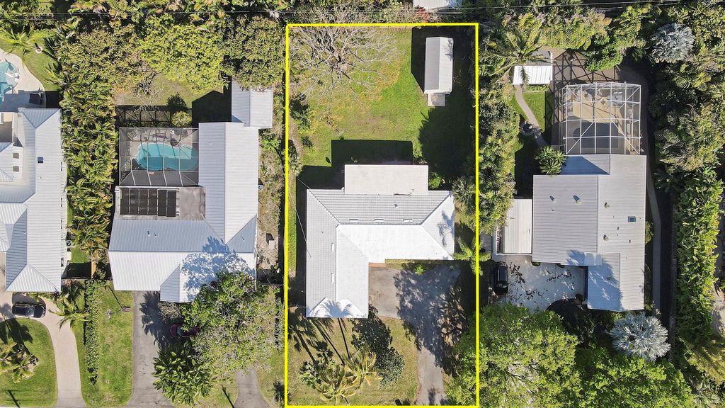 Photo of 19910 N Riverside Drive, Jupiter, FL 33469 (MLS # R11068533)