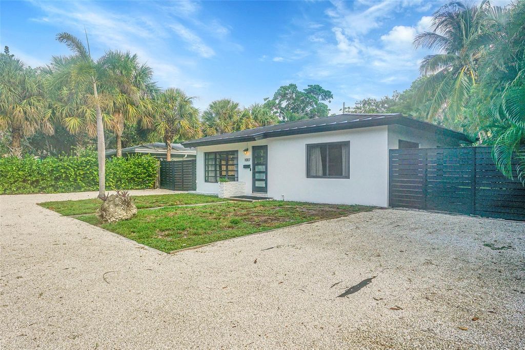 Photo of 1007 NE 12th Street, Fort Lauderdale, FL 33304 (MLS # F10520464)