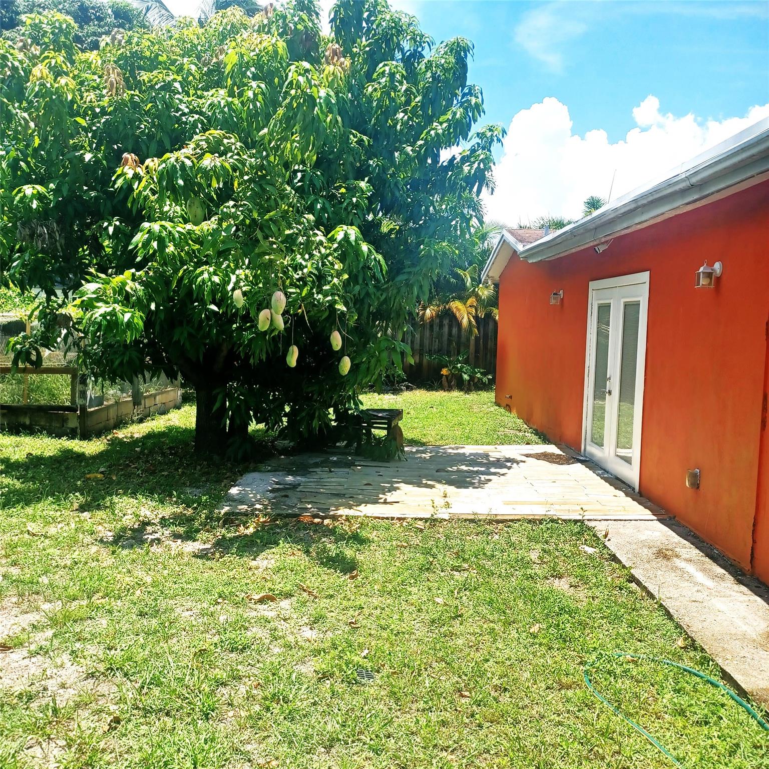 206 Gale Pl