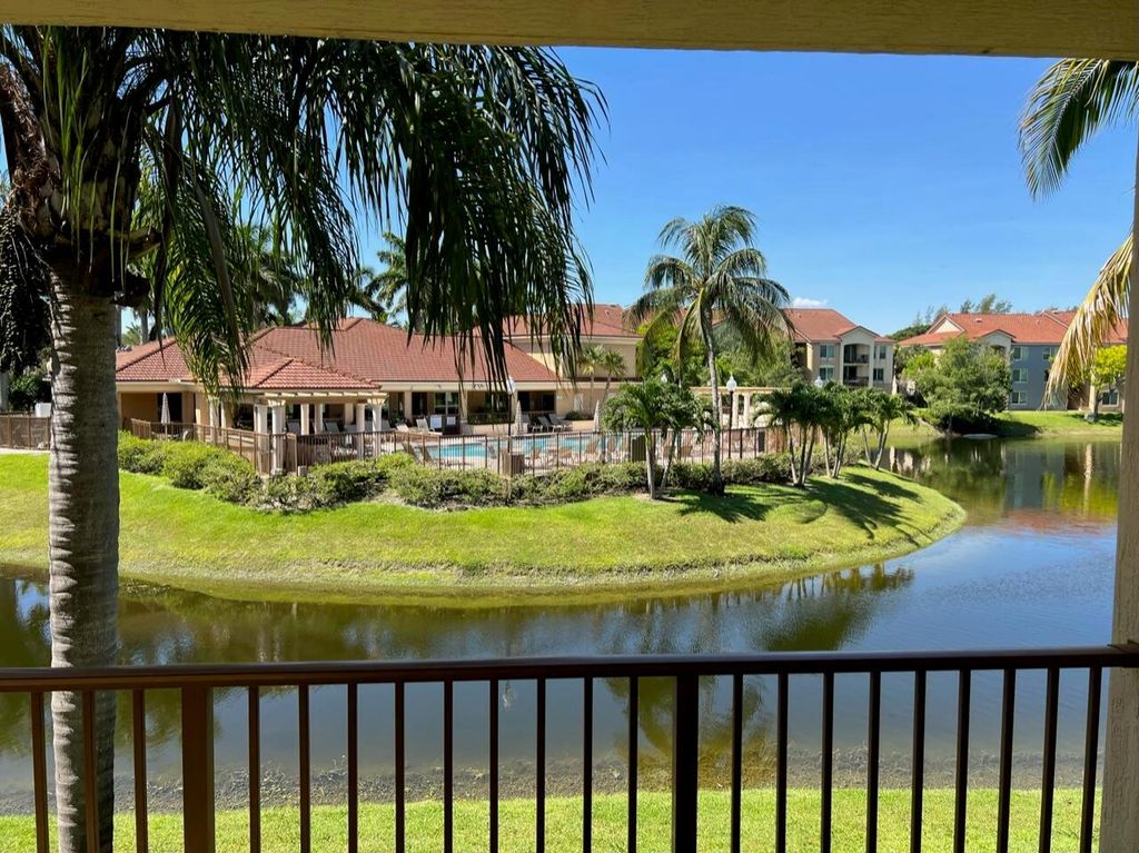 Photo of 414 Villa Circle, Boynton Beach, FL 33435 (MLS # R11012826)