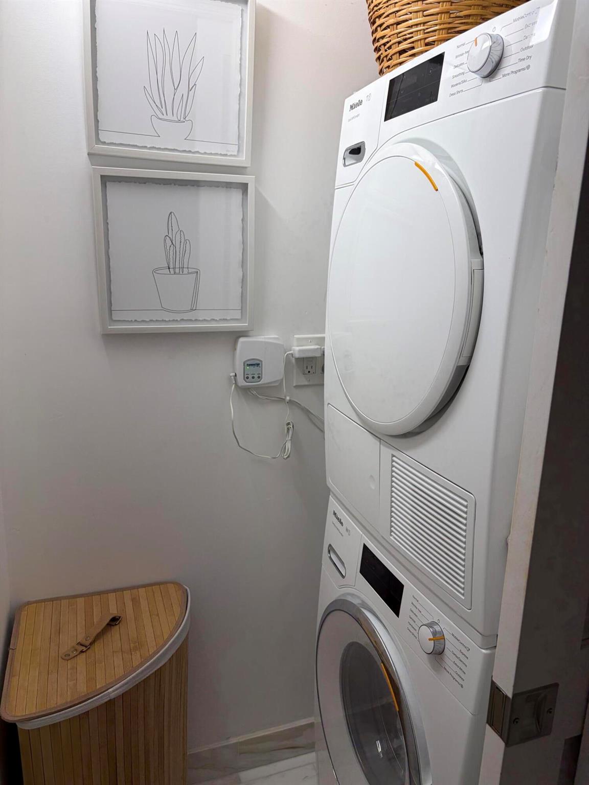 AMBASSADORS V NORTH CONDO - Residential Lease