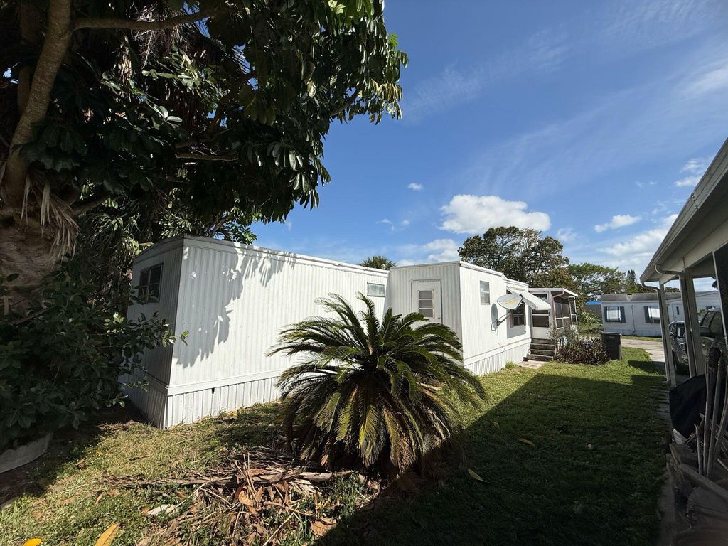 Photo of 284 Spring Circle, Palm Beach Gardens, FL 33410 (MLS # R11070182)