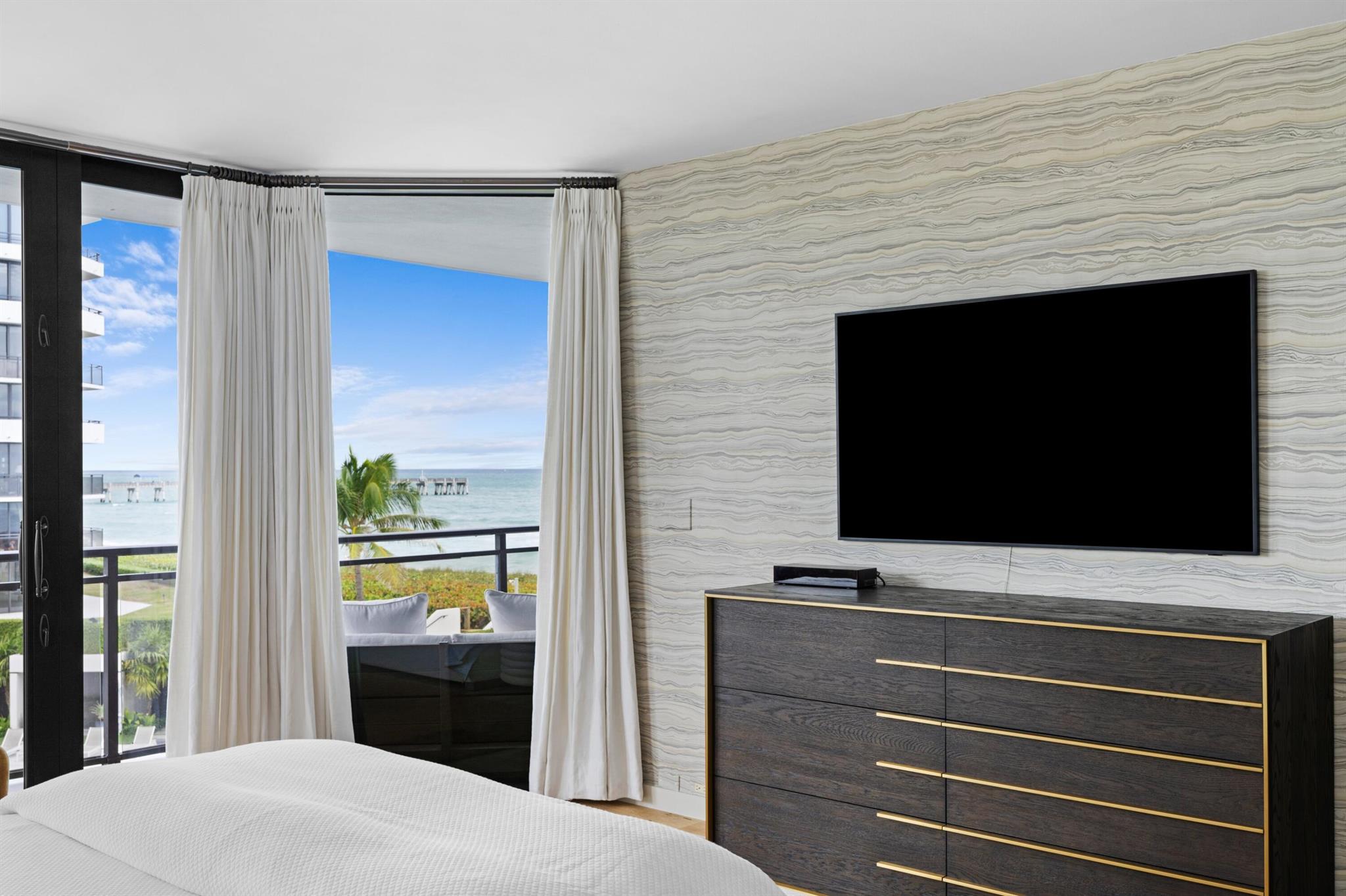 PALM BEACH HAMPTON CONDO - Residential