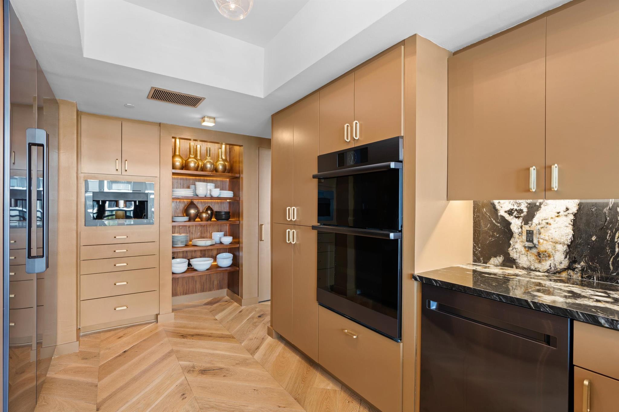 PALM BEACH HAMPTON CONDO - Residential