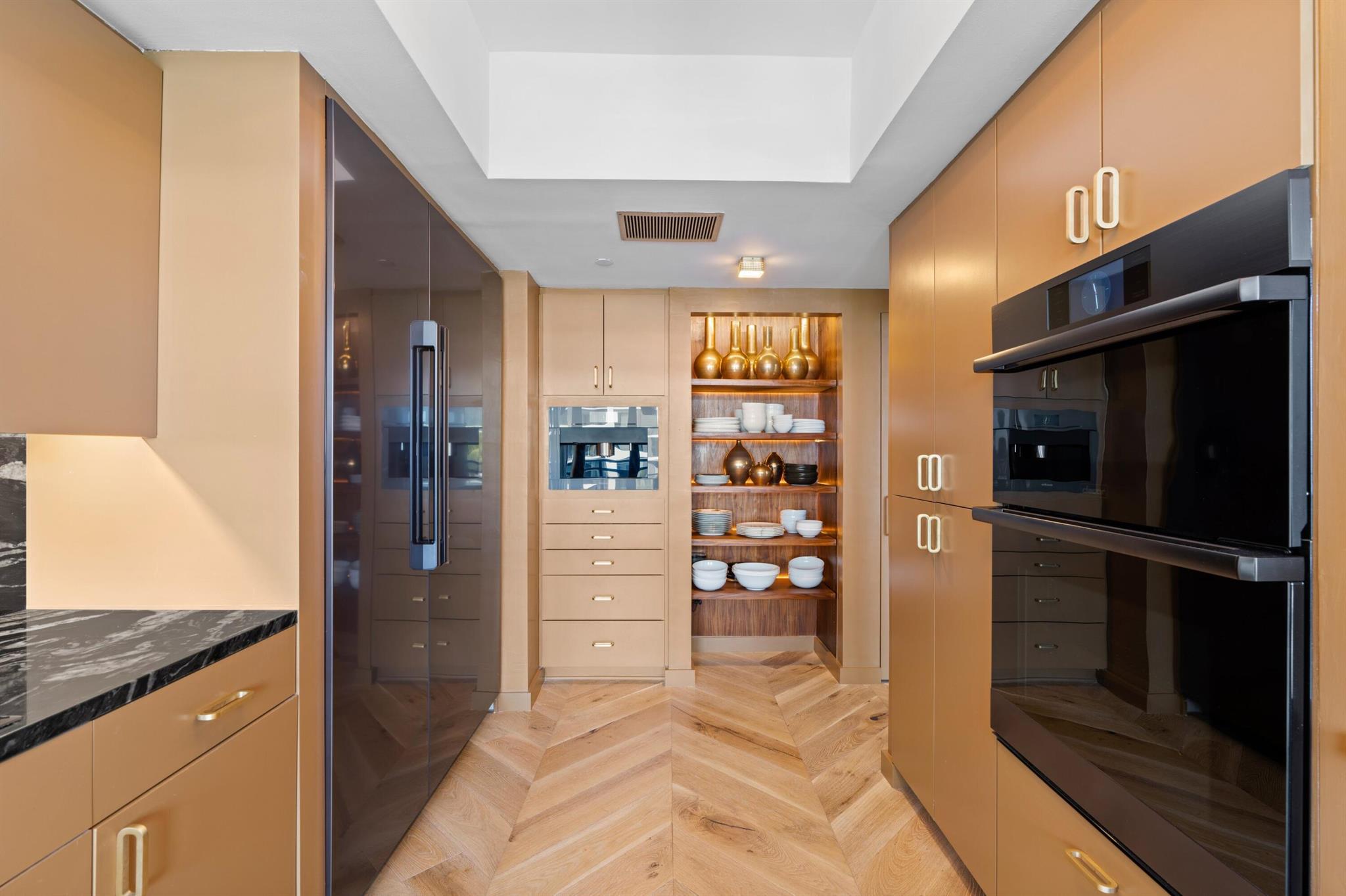 PALM BEACH HAMPTON CONDO - Residential