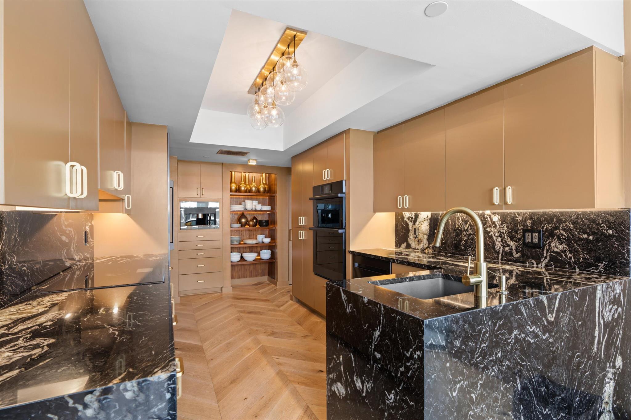 PALM BEACH HAMPTON CONDO - Residential