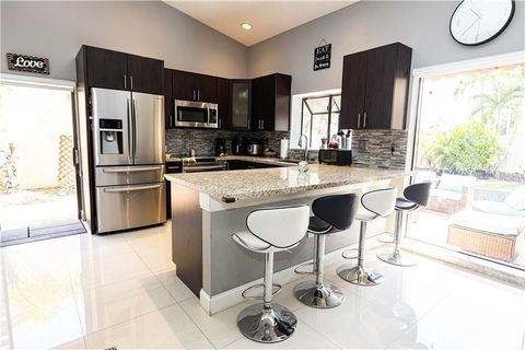 510 Green River Ln Davie FL 33325