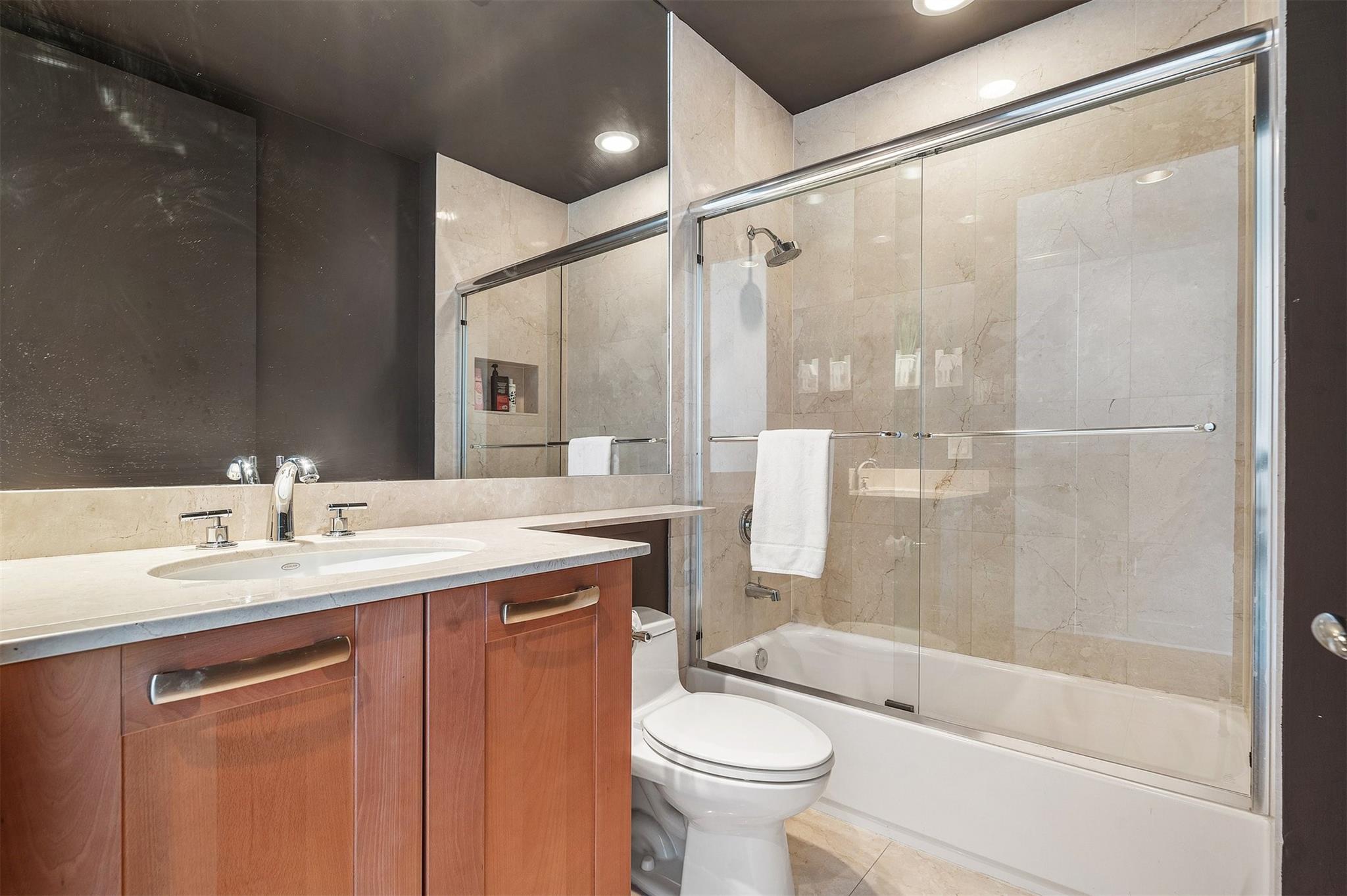 Fort Lauderdale, Florida, 33304, United States, 3 Bedrooms Bedrooms, ,4 BathroomsBathrooms,Residential,Active,1943730