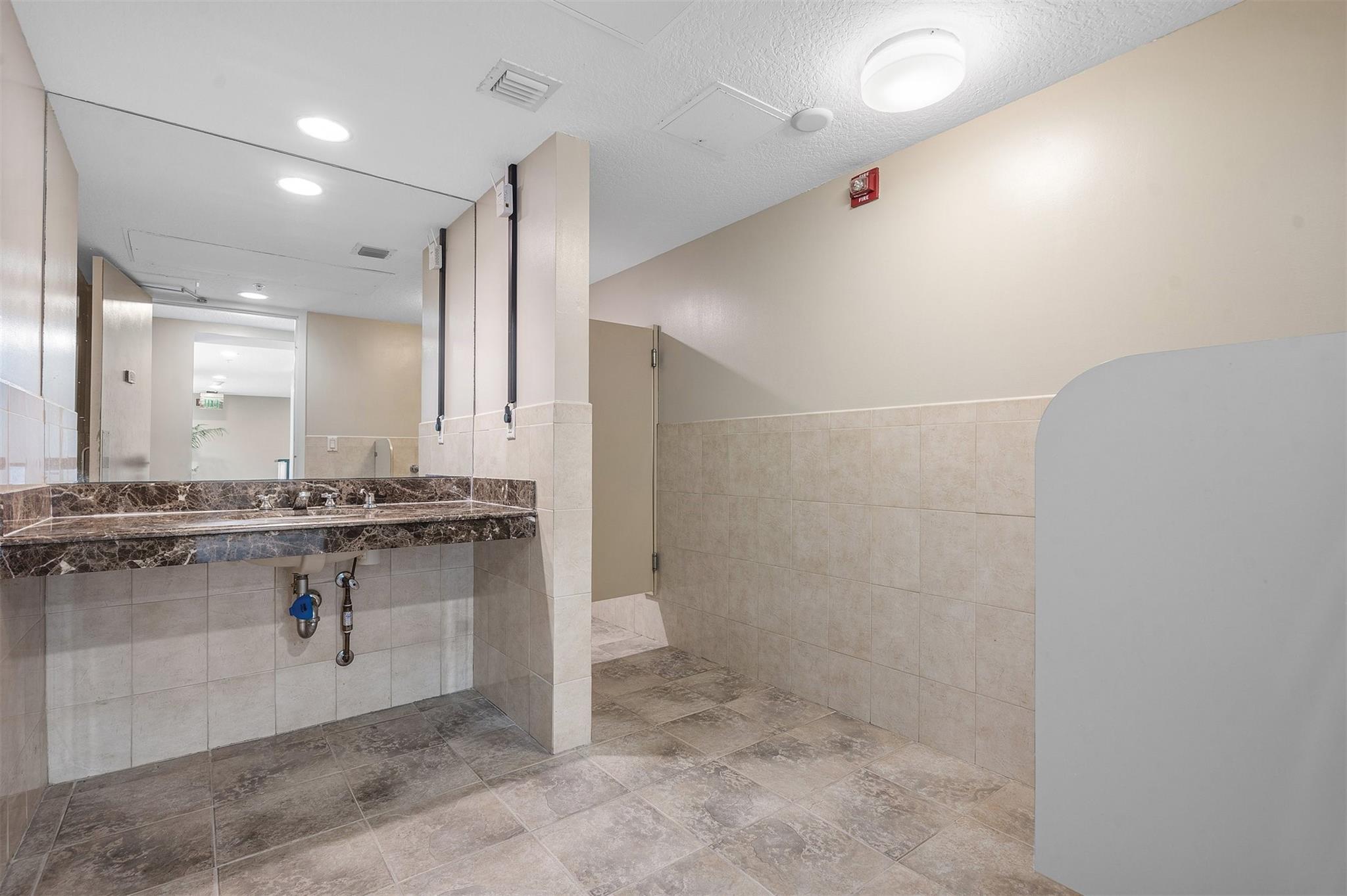 Fort Lauderdale, Florida, 33304, United States, 3 Bedrooms Bedrooms, ,4 BathroomsBathrooms,Residential,Active,1943730