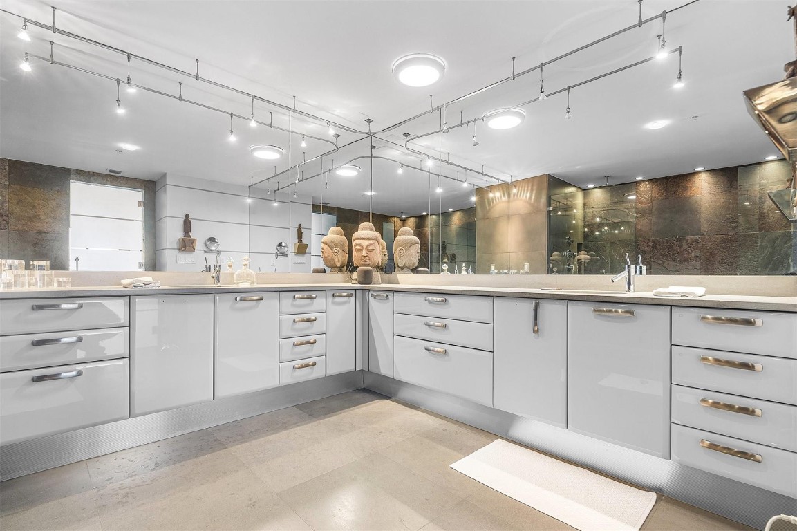 Fort Lauderdale, Florida, 33304, United States, 3 Bedrooms Bedrooms, ,4 BathroomsBathrooms,Residential,Active,1943730