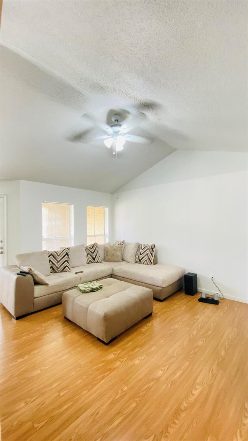 SAVANNAH AT RIVERSIDE CON - Residential Lease