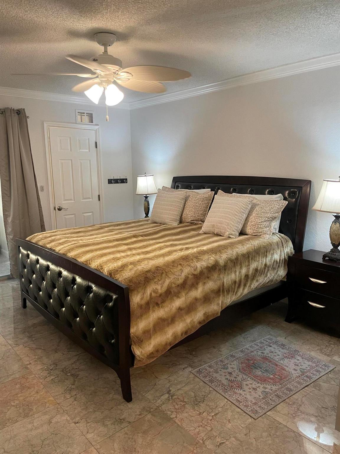 1904 Bermuda Circle H1, Coconut Creek, FL, 33066/$198,500 4 1904 Bermuda Circle H1