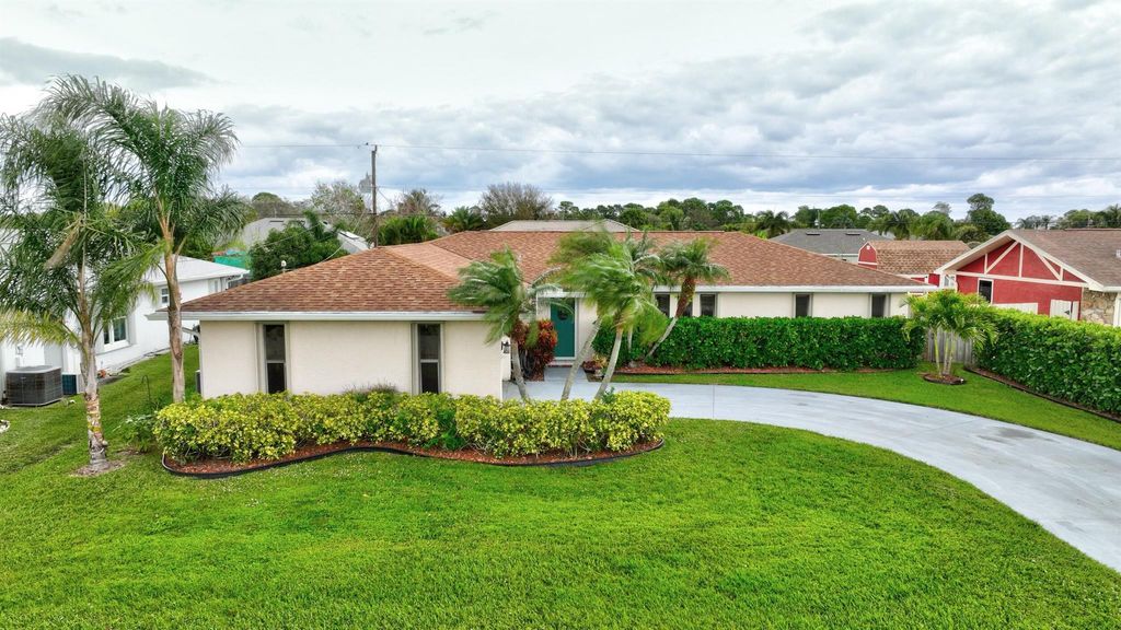 Photo of 2225 SE Gaslight Street, Port Saint Lucie, FL 34952 (MLS # R10947577)